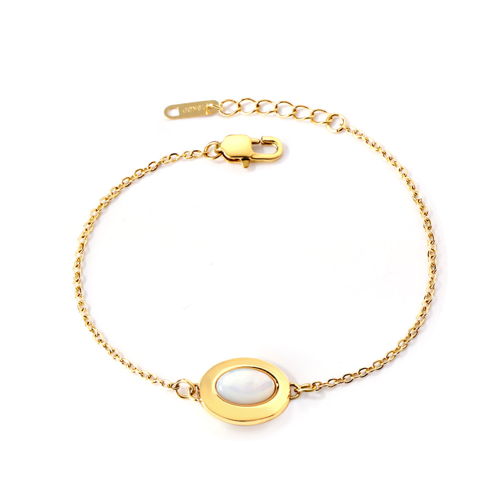 oval-pendant-chain-bracelet-minimalist