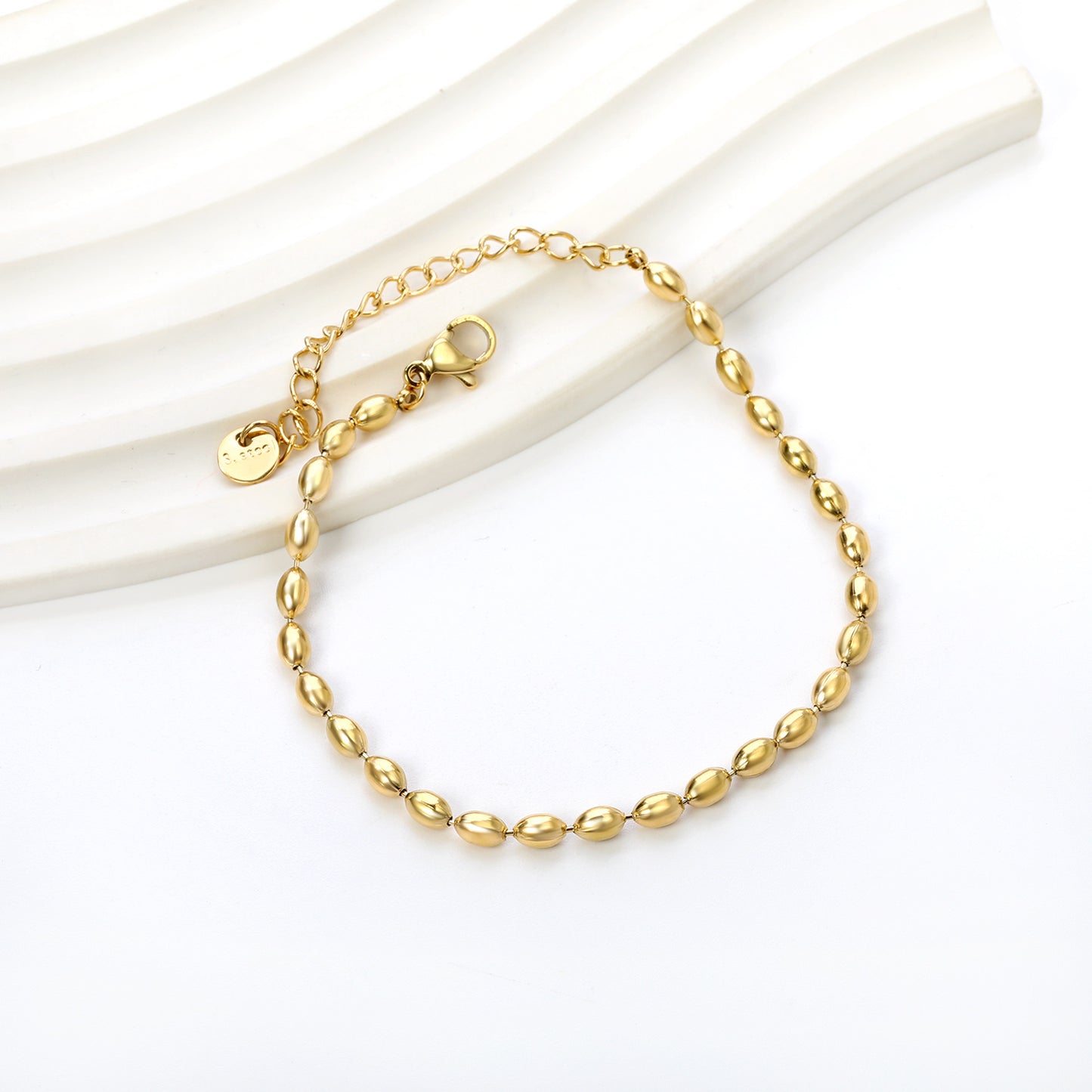 sculptural-luxury-bracelet-design