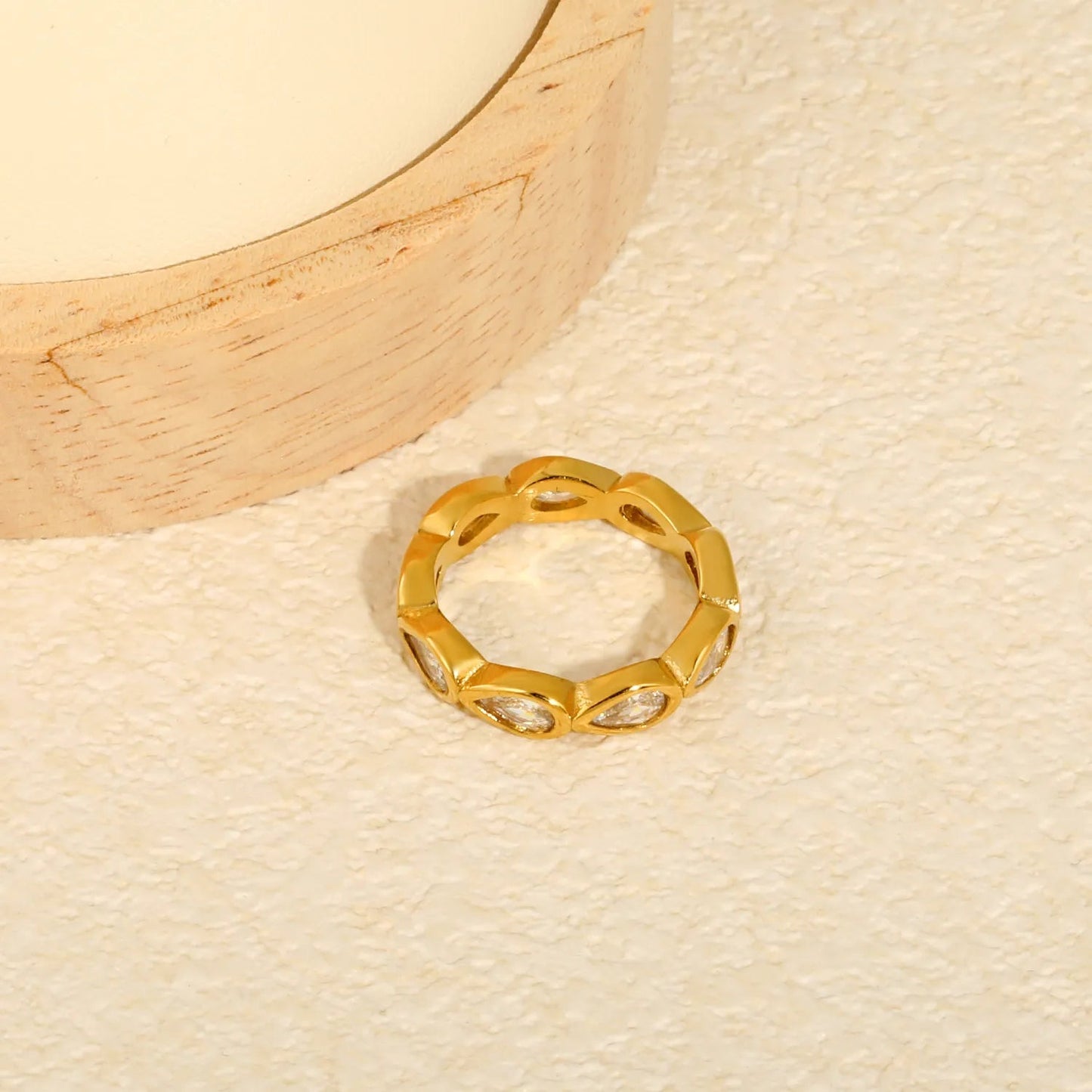 Waterproof 18K Gold Plated Pear Shaped Zircon Eternity Band for Women