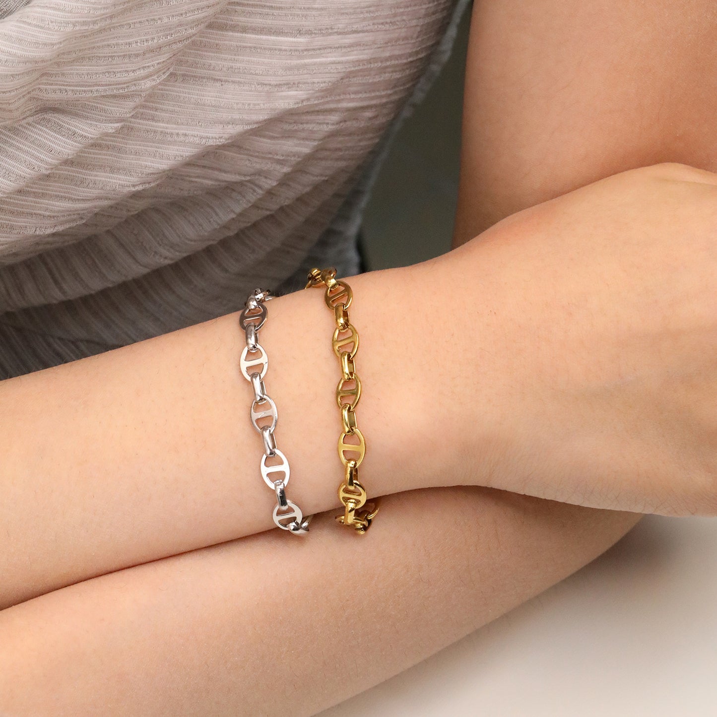 Wholesale Waterproof PVD Gold Sculpted D-Link Pig-Nose Chunky Bracelet