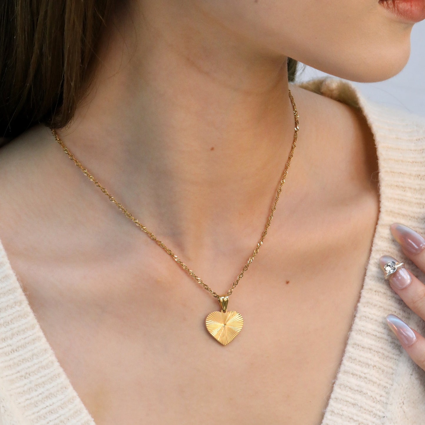 304L Stainless Steel Sunburst Heart Necklace Bulk Jewelry