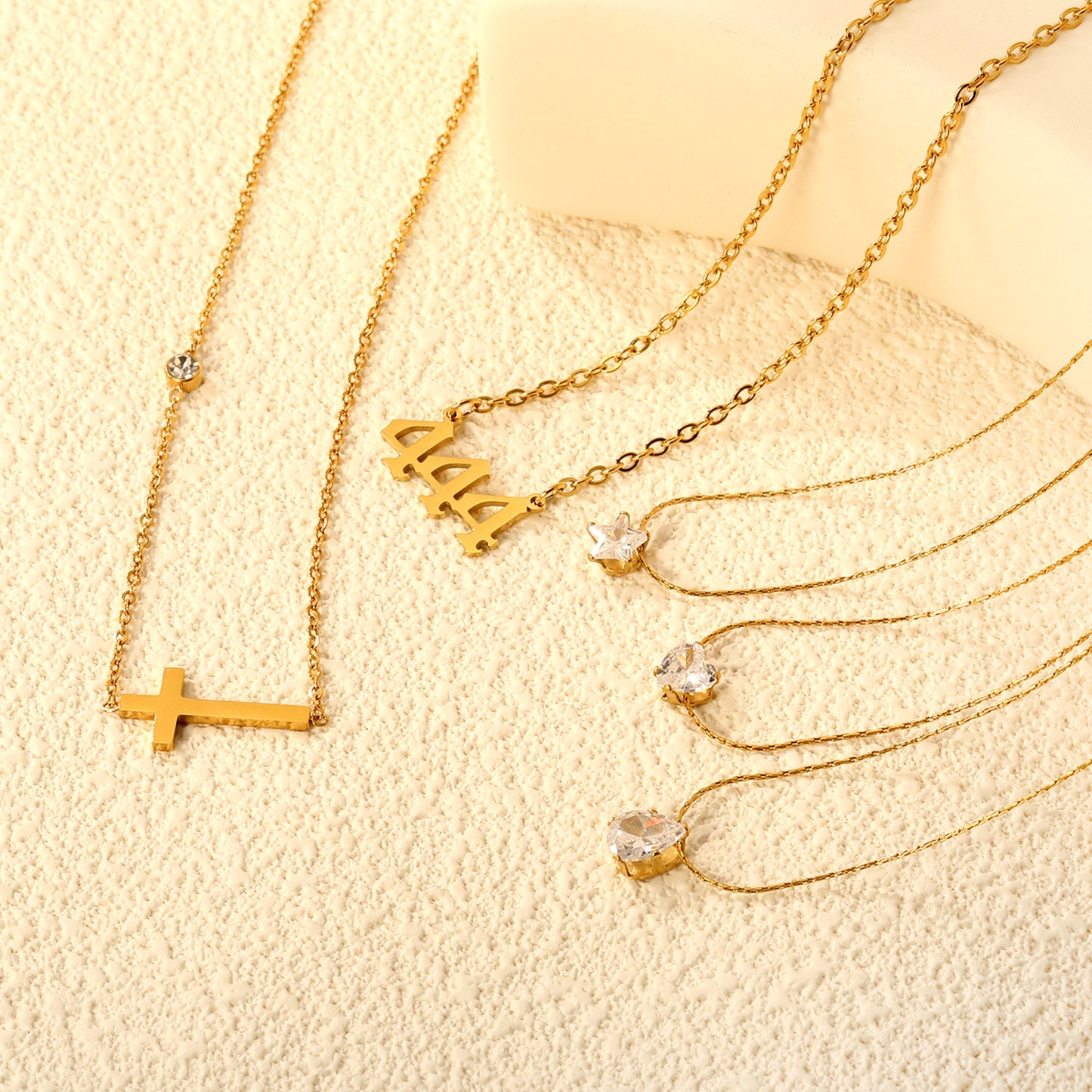 Wholesale Waterproof PVD Gold Heart Cubic Zirconia Dainty Necklace