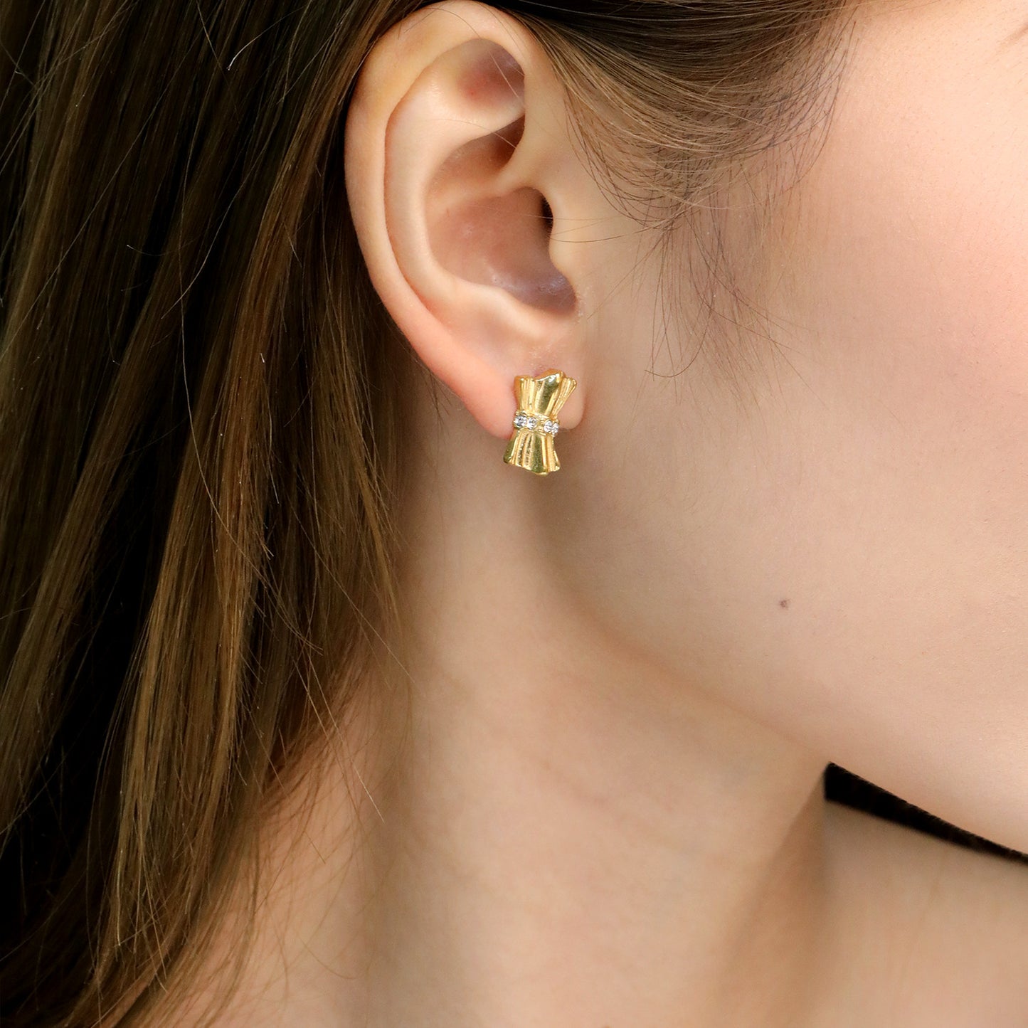 Wholesale Waterproof PVD Gold Sculpted Pleated Waistline Studs