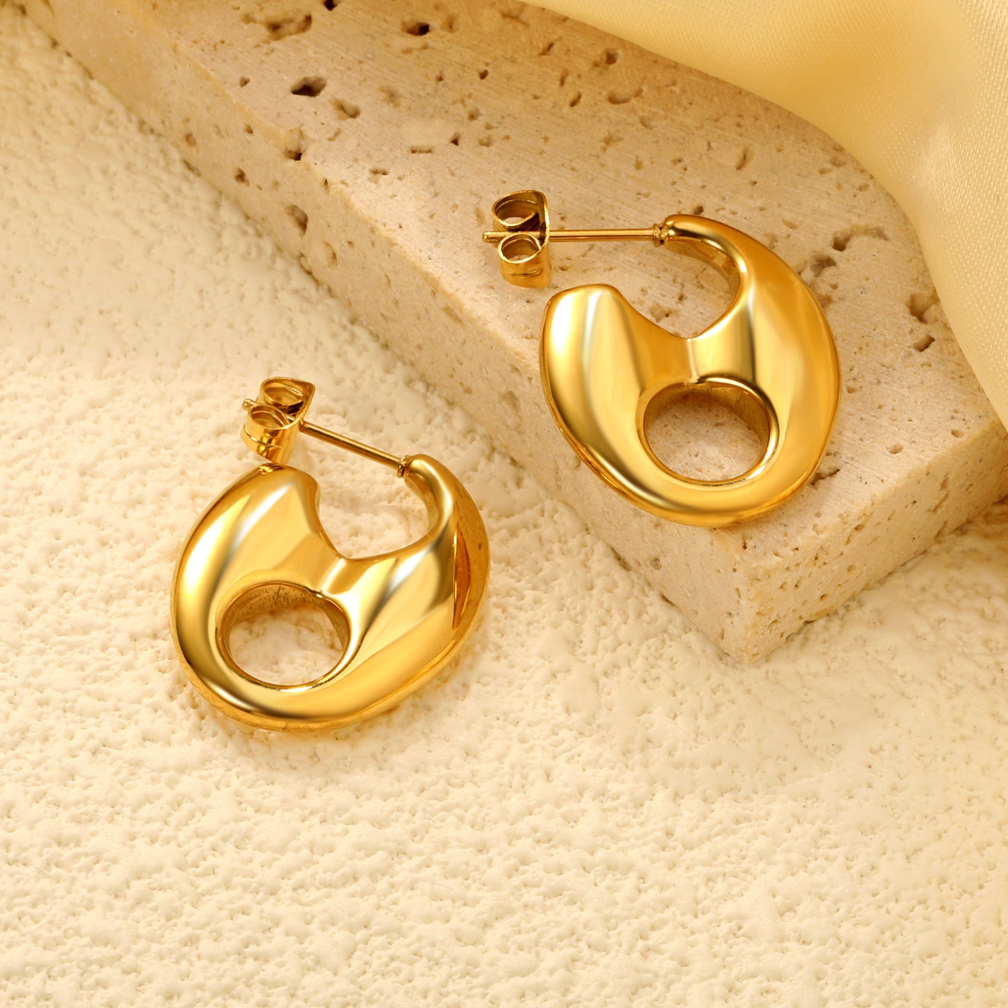 Wholesale Waterproof PVD Gold Large Hollow Circle Studs