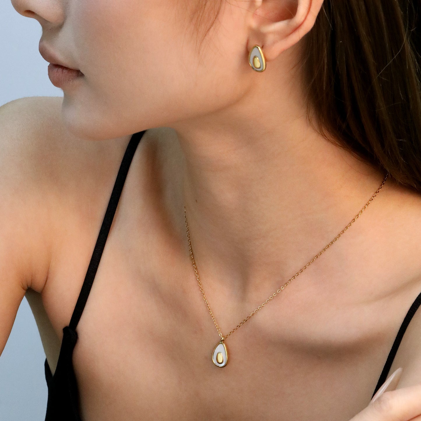 Bulk PVD Gold White Resin Teardrop Necklace & Earrings Set