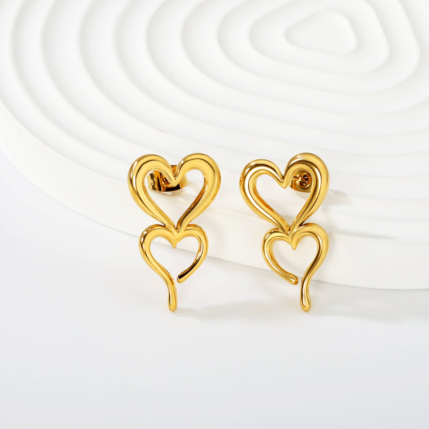 Wholesale Waterproof PVD Gold Sculpted Double Heart Hollow Drops