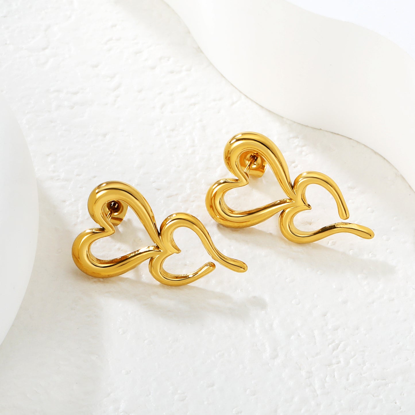 Wholesale Waterproof PVD Gold Sculpted Double Heart Hollow Drops