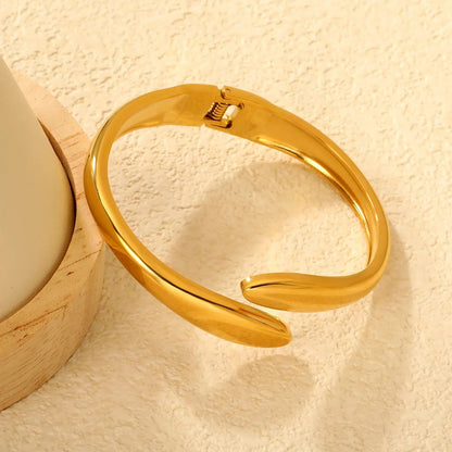 Elegant 304L Stainless Steel Teardrop Bangle | Waterproof Gold