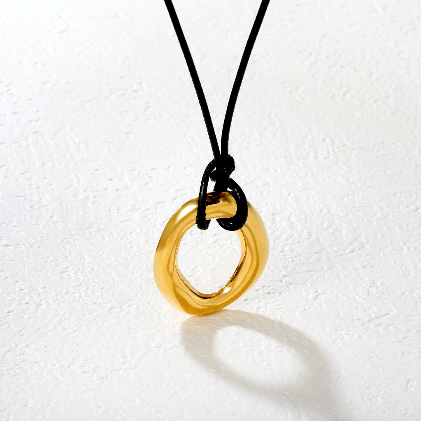 Wholesale Waterproof PVD Leather Cord Double Ring Pendant Necklace