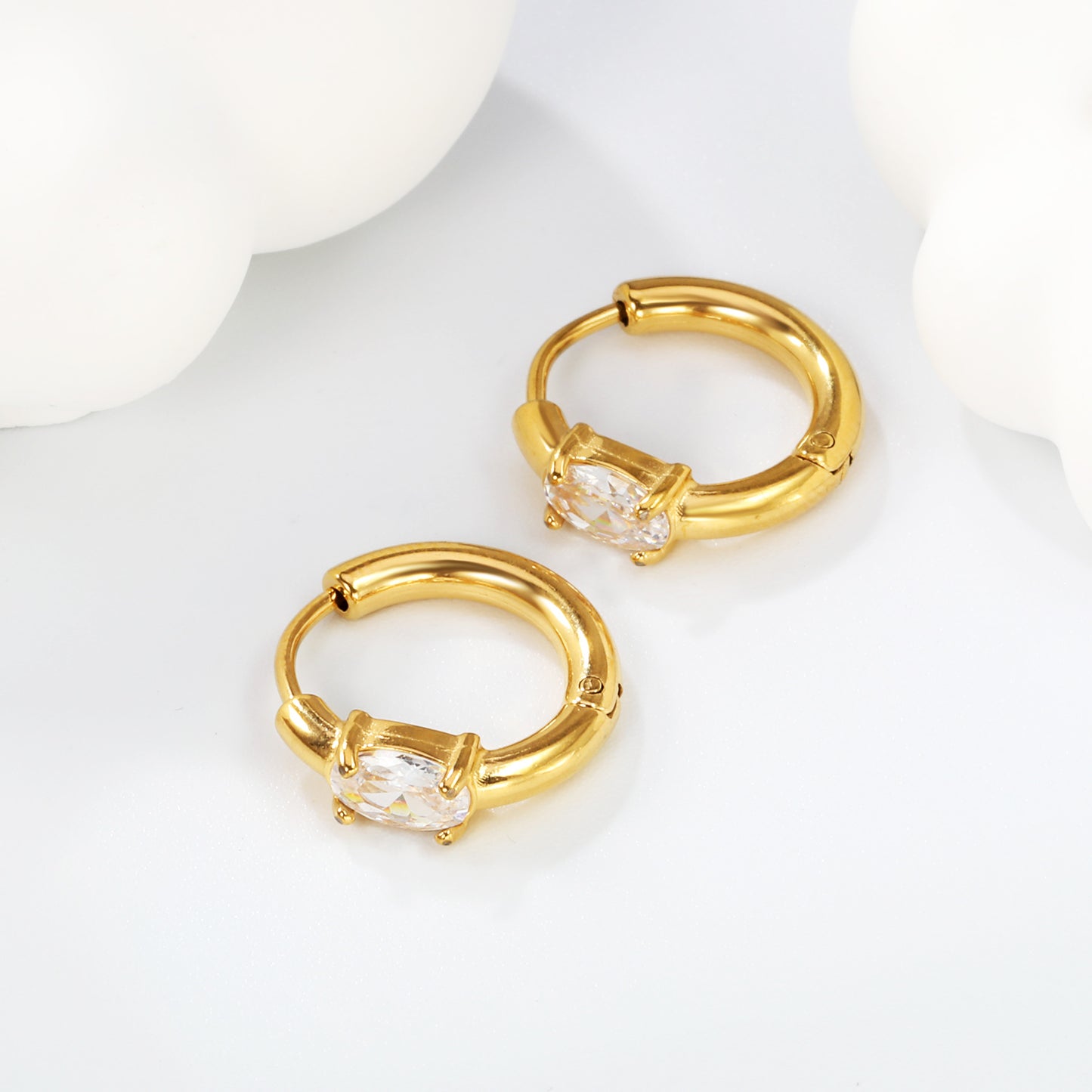 Wholesale 18K Gold O Shaped Earrings Cute Love Design Hypoallergenic