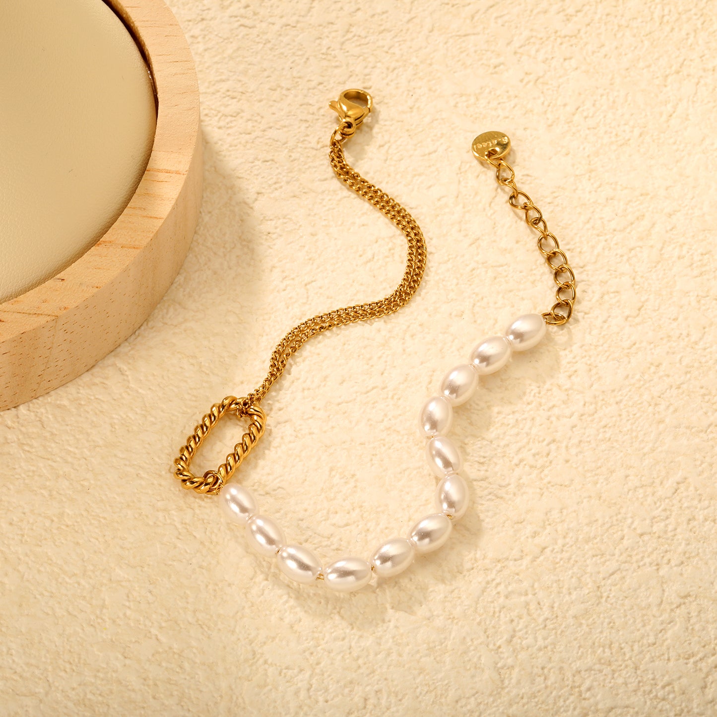 Wholesale Waterproof PVD Gold Plastic Pearl & Link Buckle Bracelet