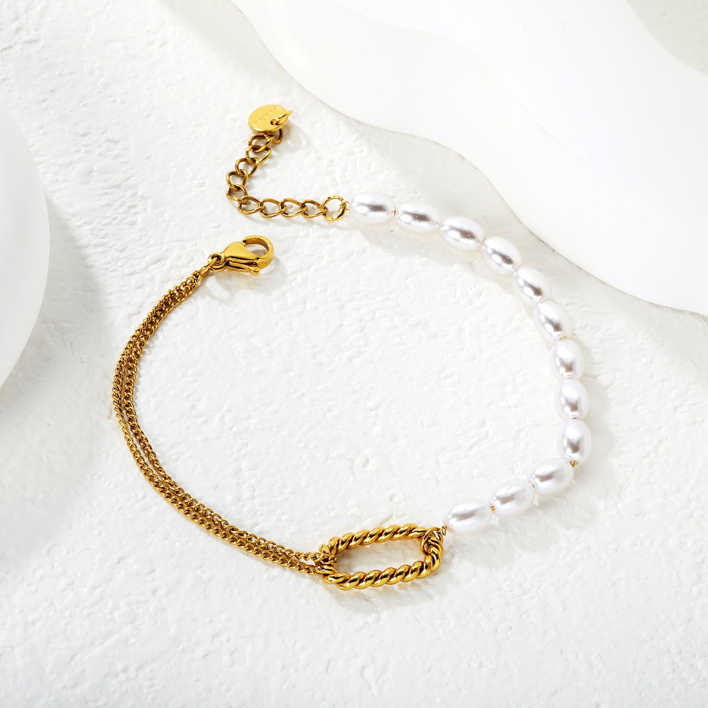 Wholesale Waterproof PVD Gold Plastic Pearl & Link Buckle Bracelet