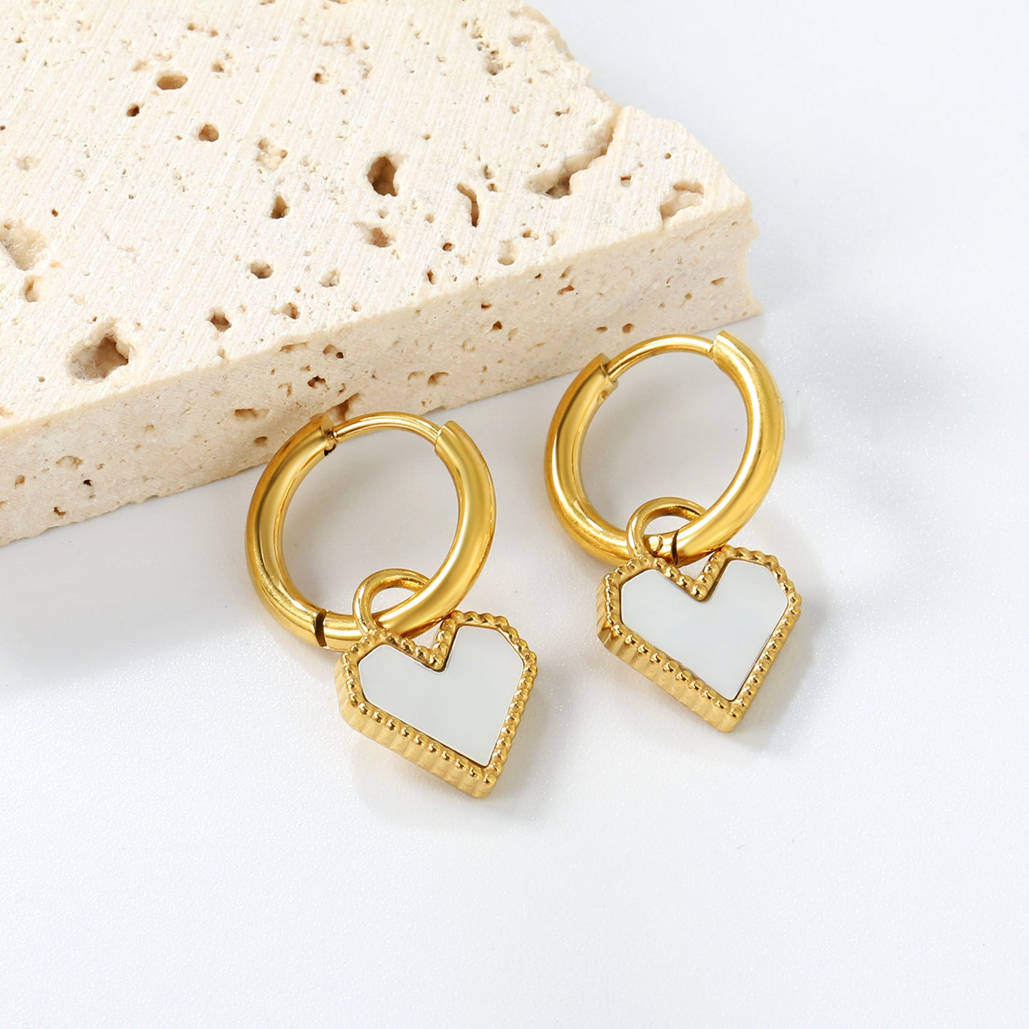 Jewelry Supplier of Golden Earring Clasps & Heart Inlaid White Shell & Black & Red Acrylic