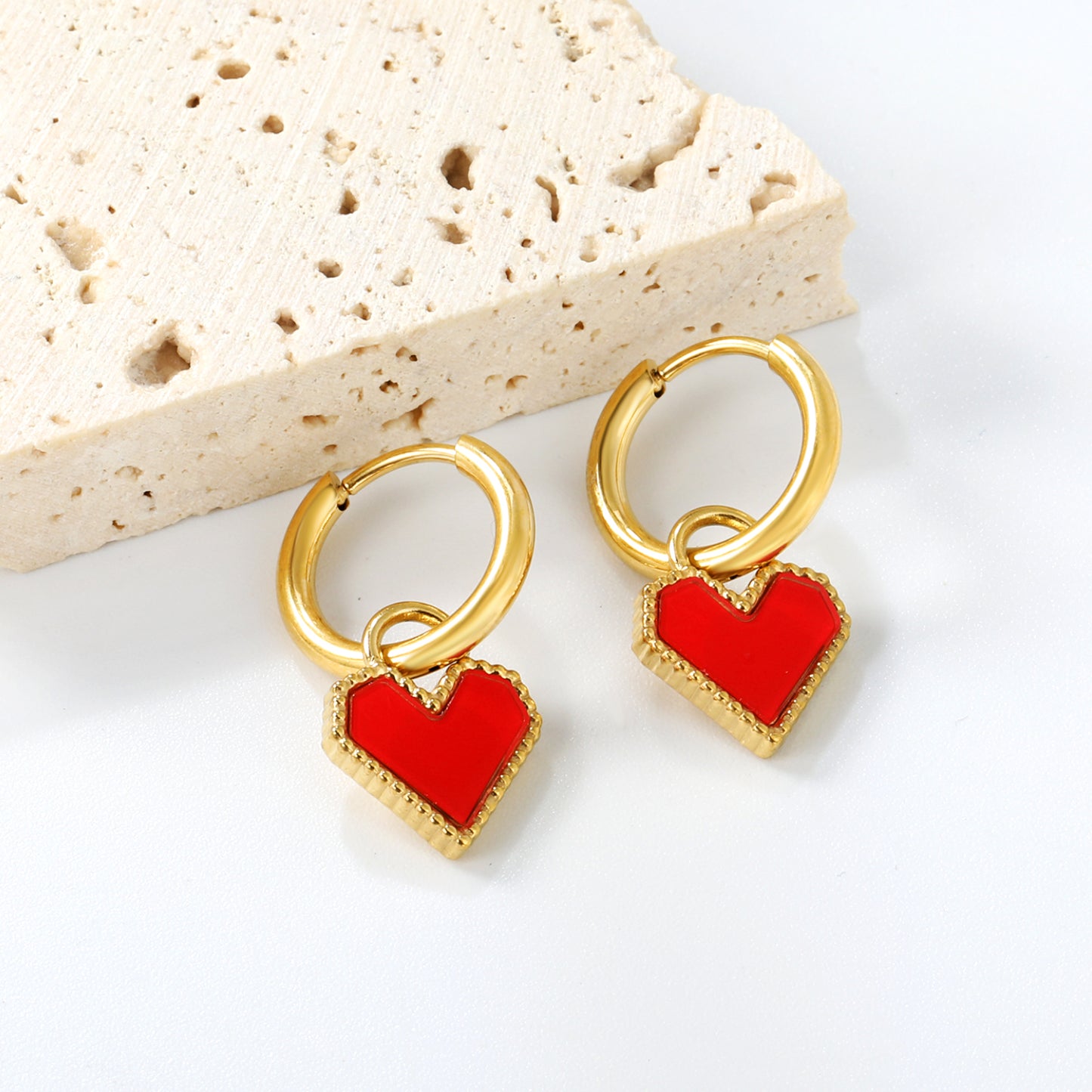Jewelry Supplier of Golden Earring Clasps & Heart Inlaid White Shell & Black & Red Acrylic