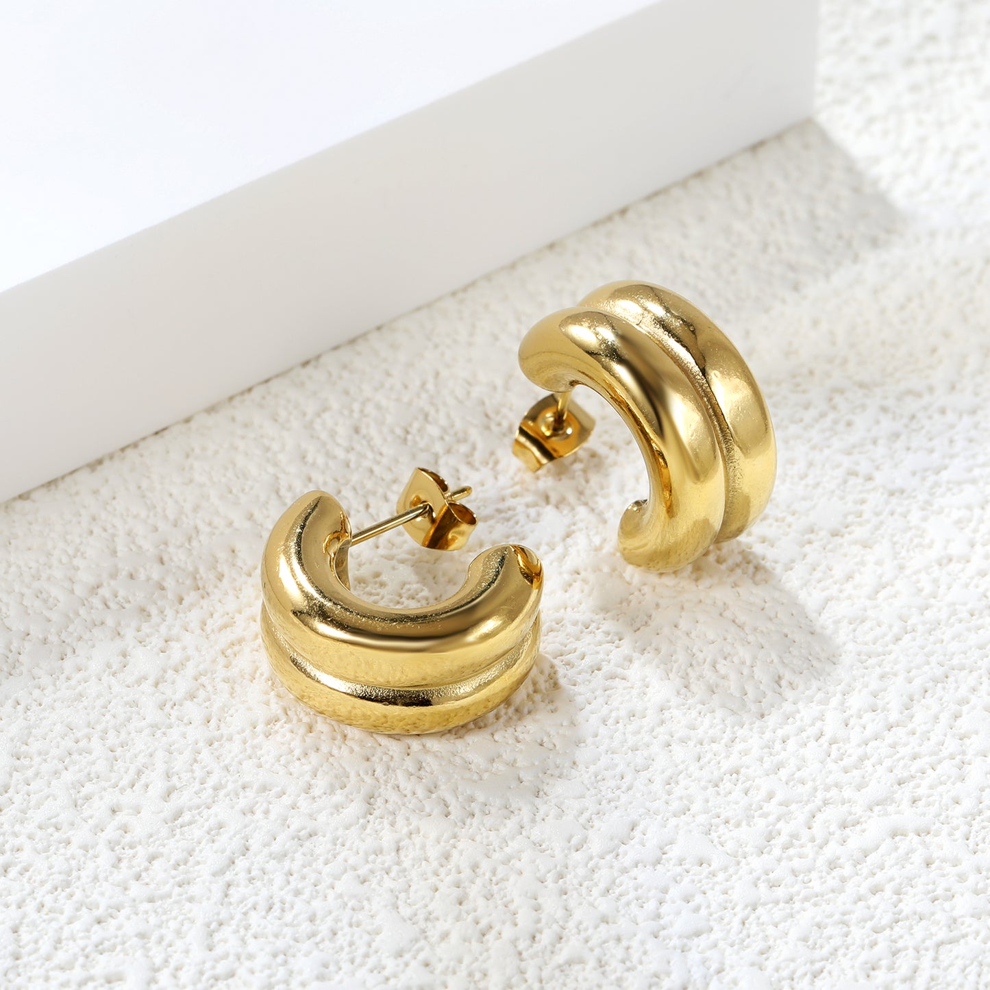 Wholesale Pink Heart Hoop Earrings Chic Look