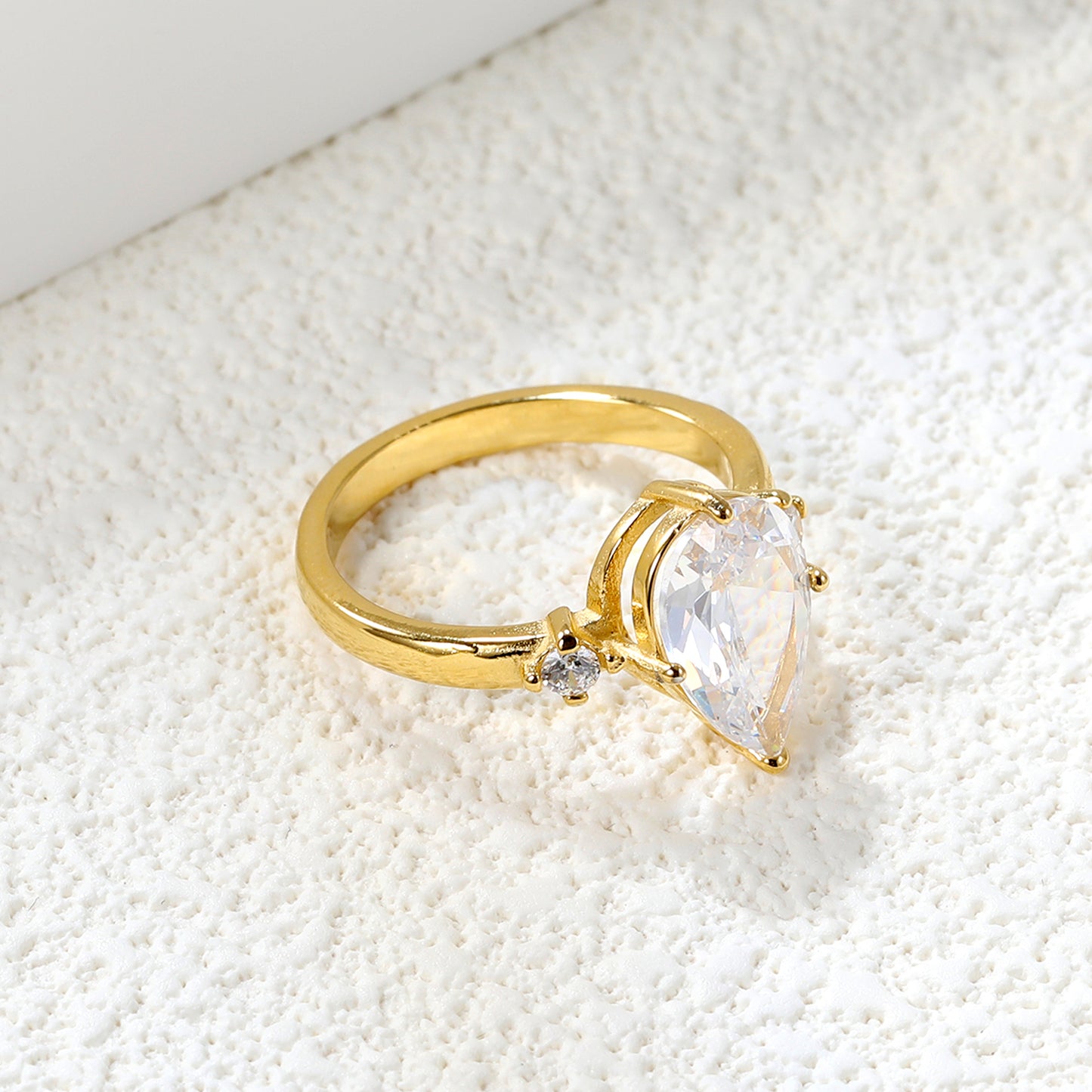 Wholesale Gold Solitaire Diamond Ring Luxury Bridal Jewelry