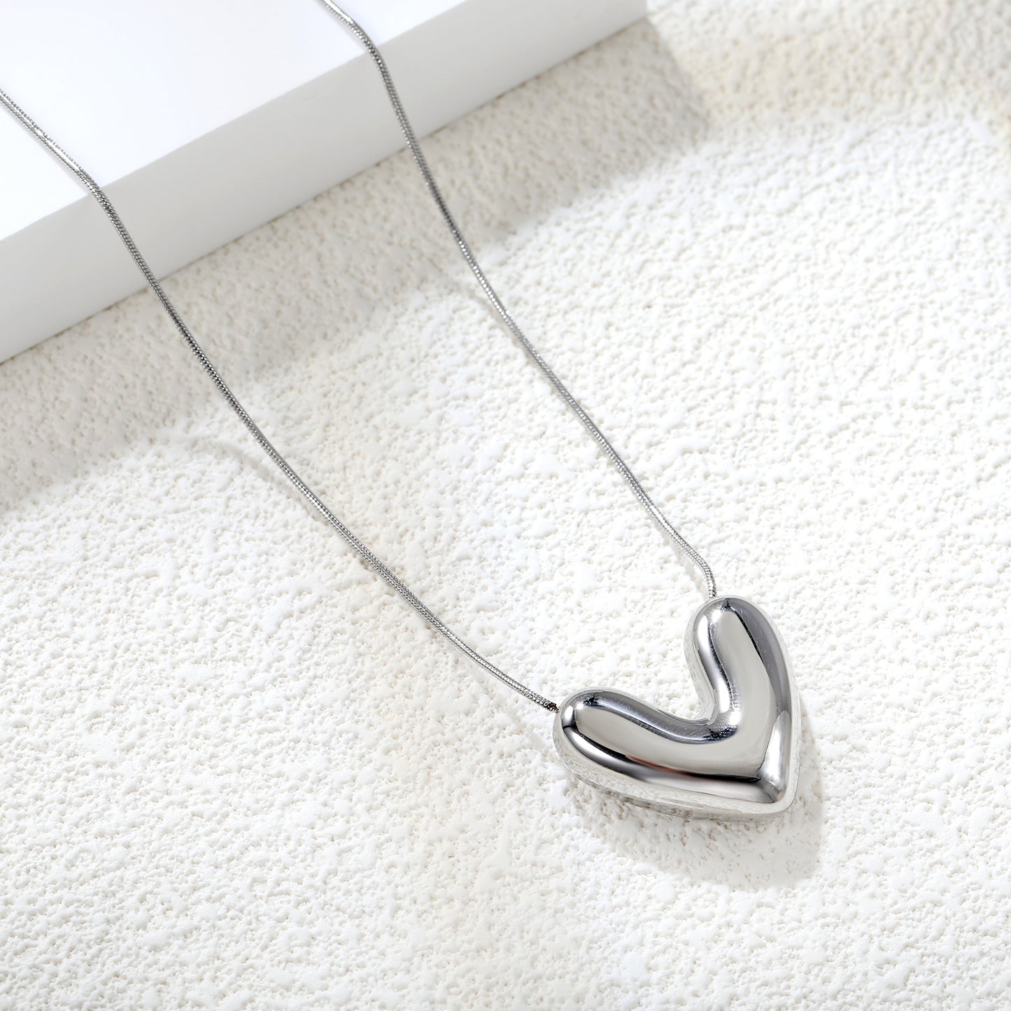 Wholesale Stainless Steel Heart Pendant Necklace Modern Minimalist