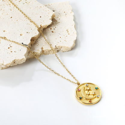 Wholesale Gold toned Stainless Steel Round Pendant with Colorful Gems Necklace Luxurious Style