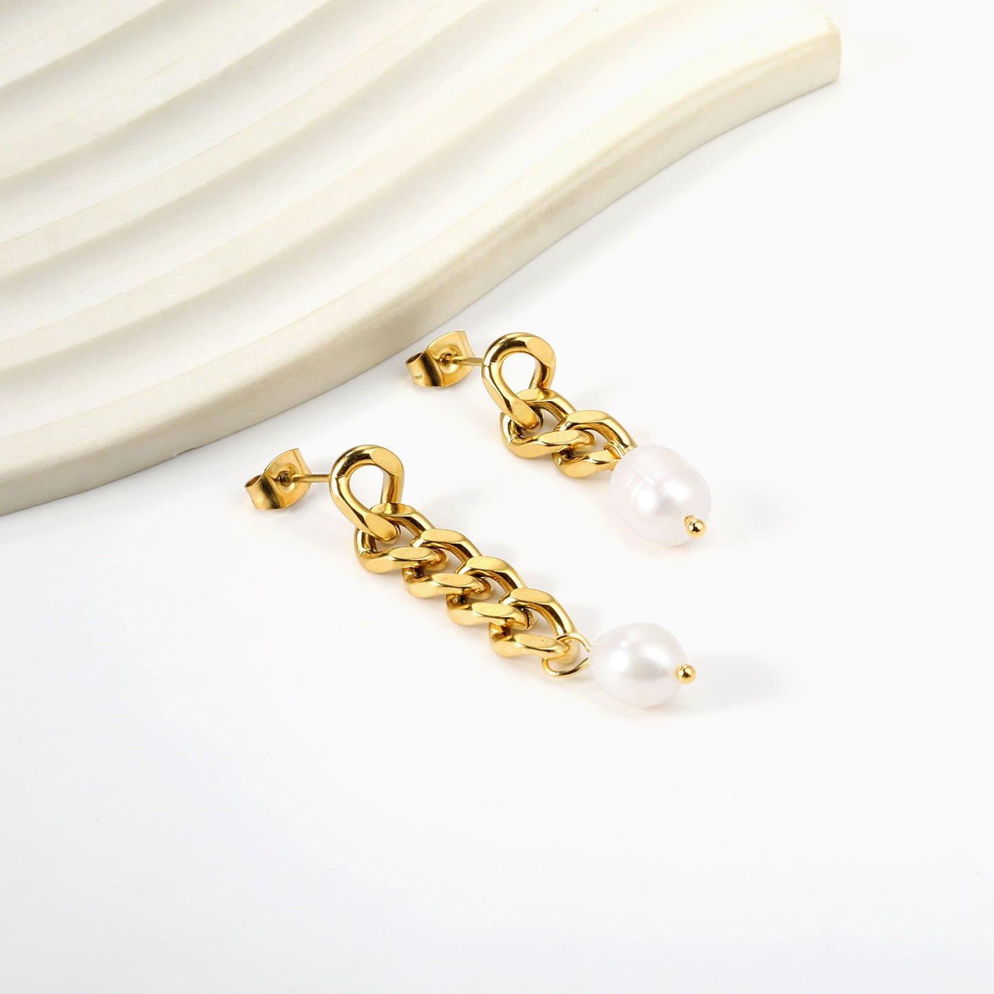 Wholesale Chain Pearl Earrings Urban Chic