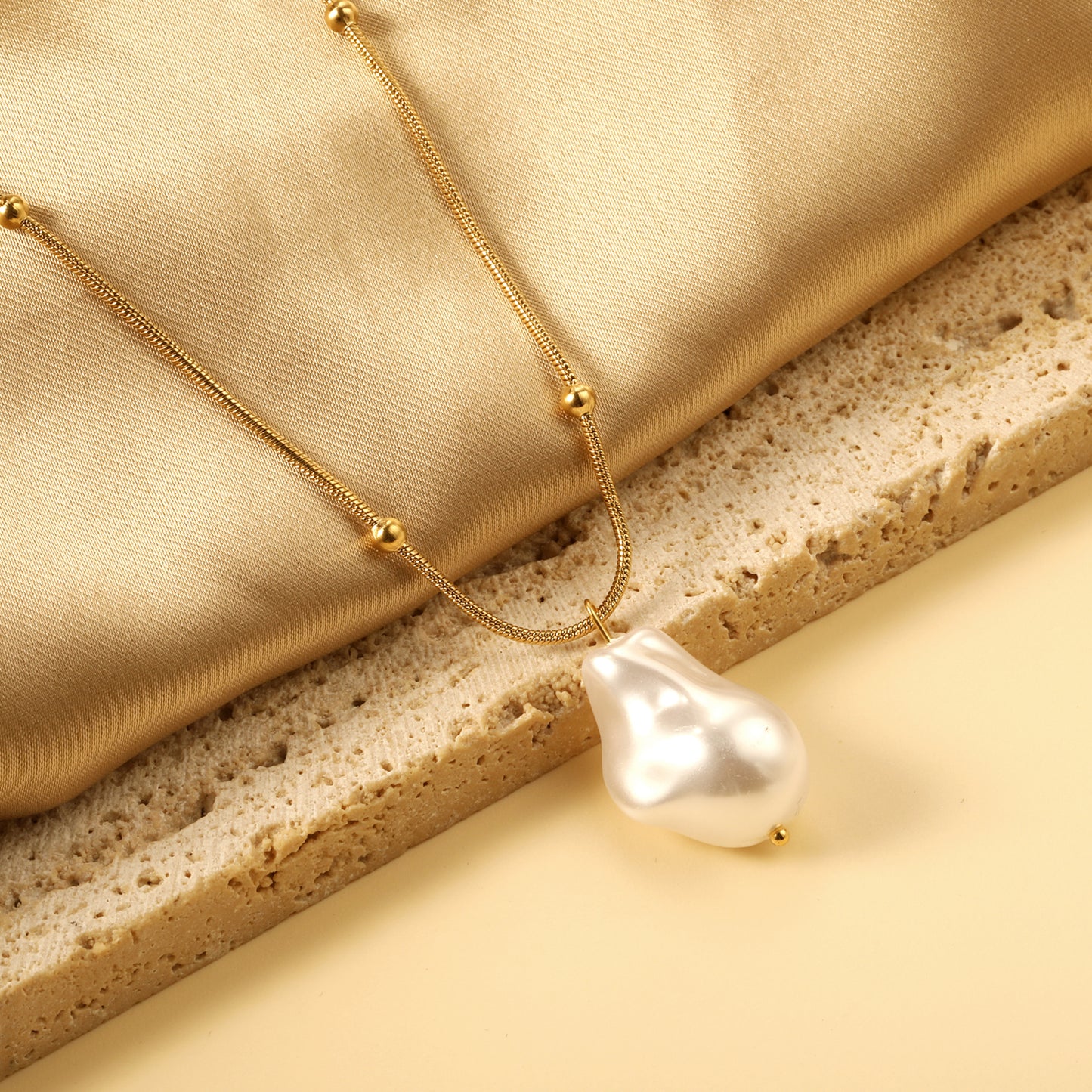 Wholesale Stainless Steel White Pendant Necklace Pure Style