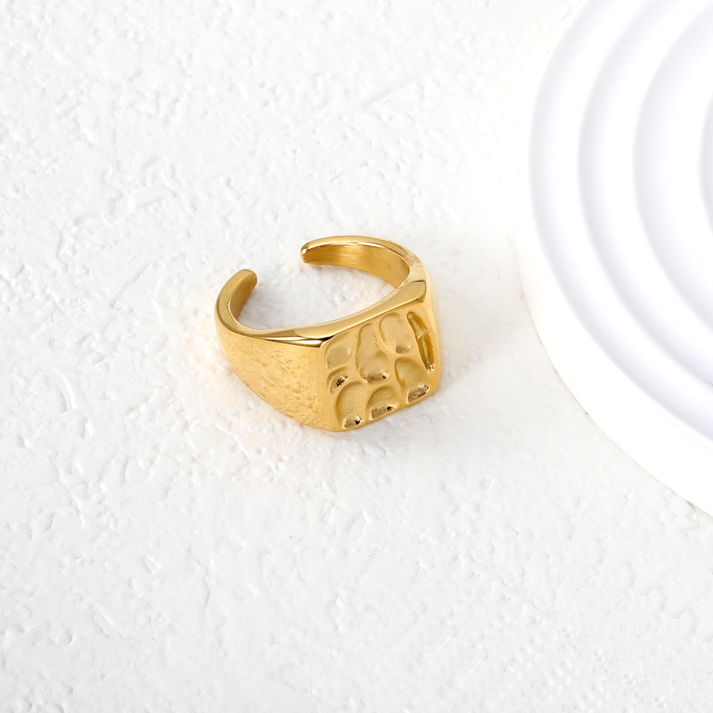 Wholesale 18K Gold Plated Diamond Quilt Ring Precision Texture Open Band Industrial Luxury