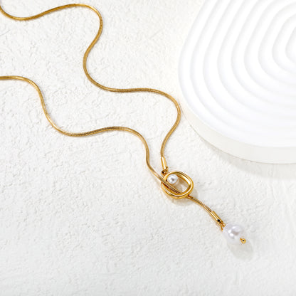 Wholesale 18K Gold Plated Heart Circle Pearl Necklace Suspended Pearl Accent Natural Elegance