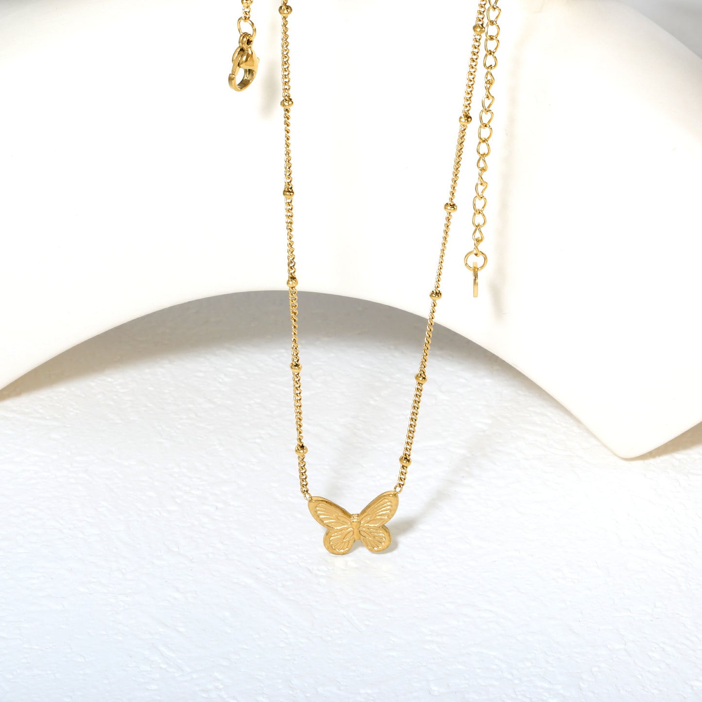 Wholesale 18K Gold Plated Butterfly Pendant Necklace Wing Texture Natural Theme Light Luxury
