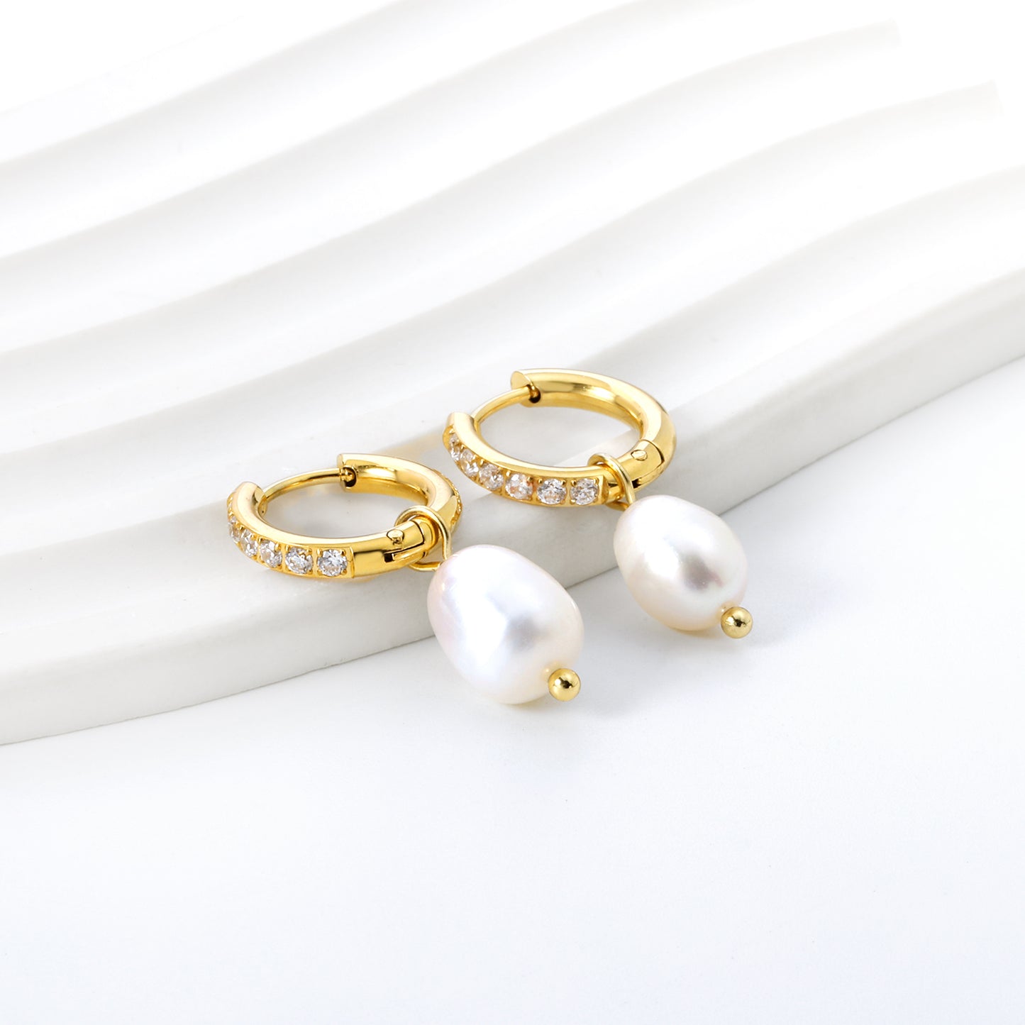Wholesale Stainless Steel Circle with 6 White Diamonds + Oval White Pearl Earrings