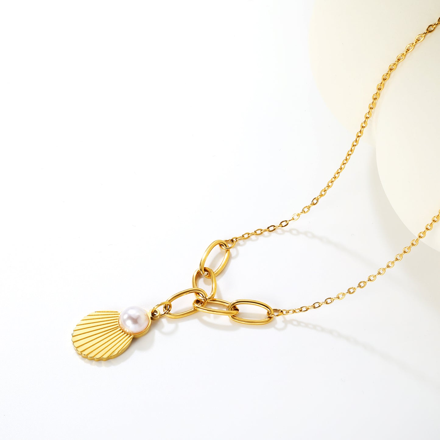 Bulk Waterproof PVD Paperclip Chain Shell Pearl Necklace