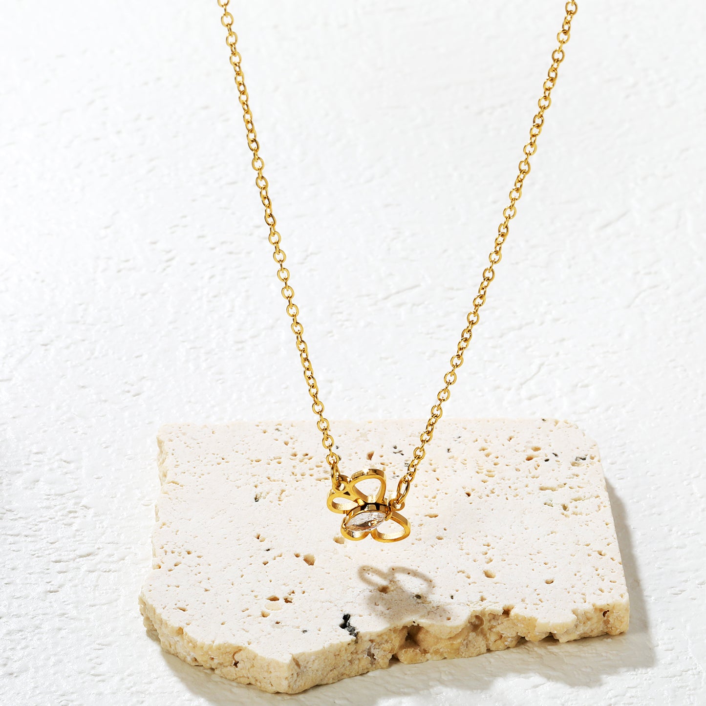 Bulk Waterproof PVD Gold Plated Openwork Flower Necklace CZ Center