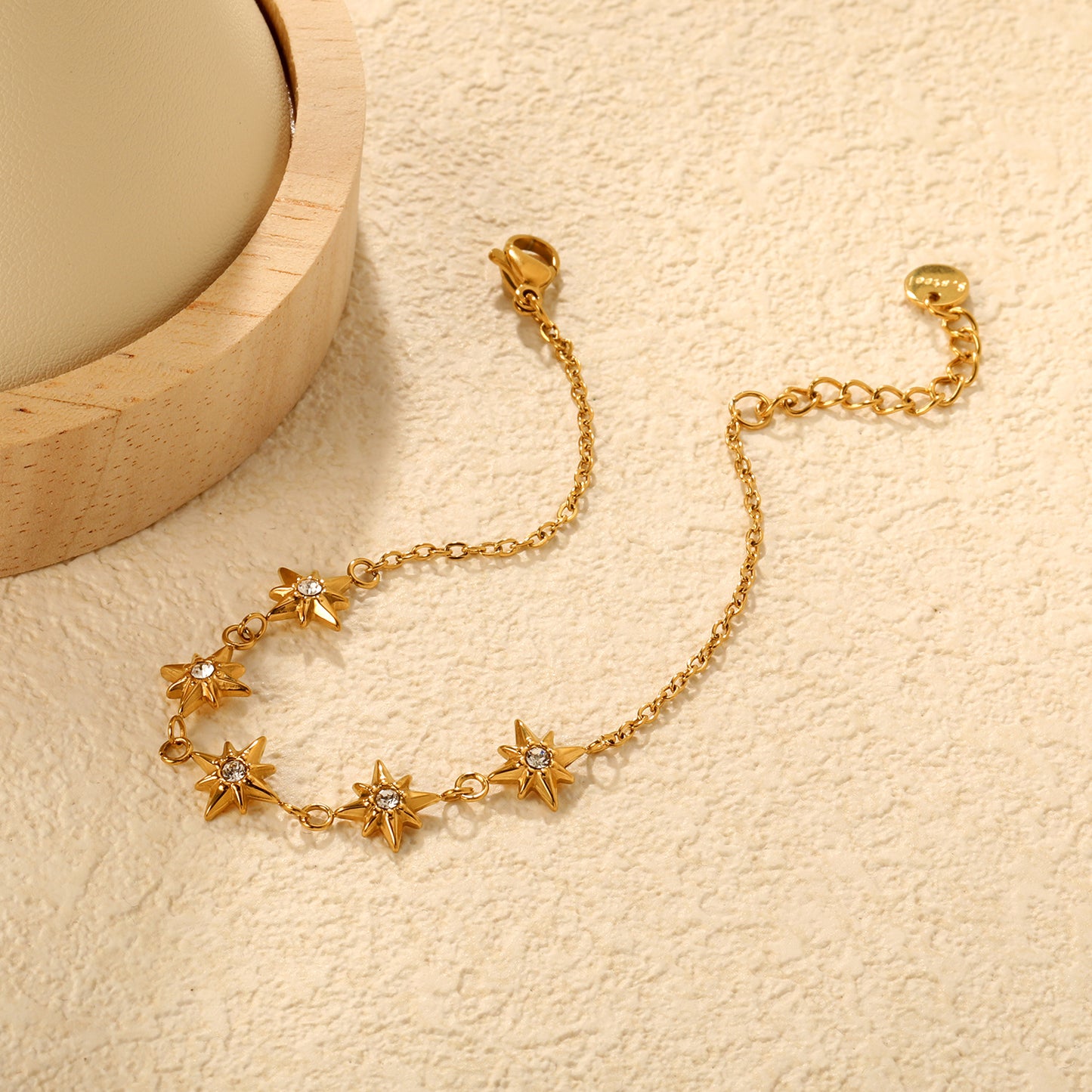 Wholesale Waterproof PVD Gold 4-Point Star Spaced Dainty Bracelet