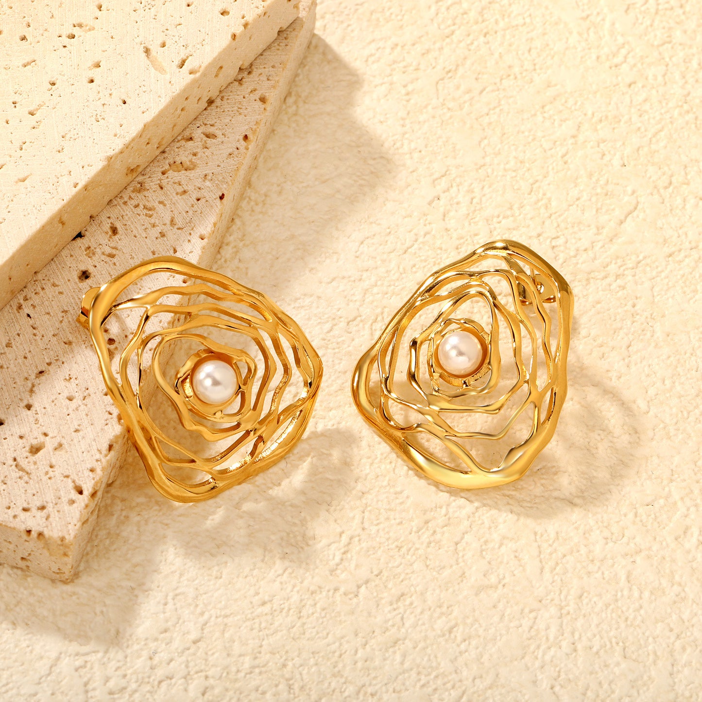 Wholesale Waterproof PVD Gold Sculpted Hollow Rose Pearl Studs