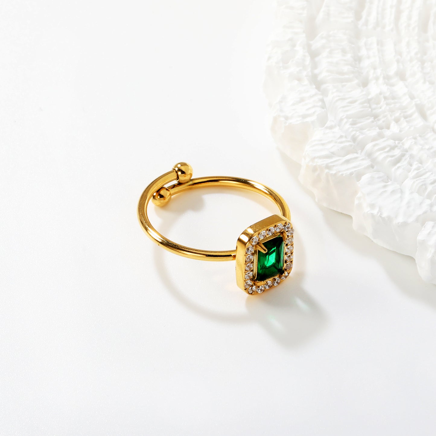 Luxury Emerald Green Zircon Halo Ring Stainless Steel Waterproof