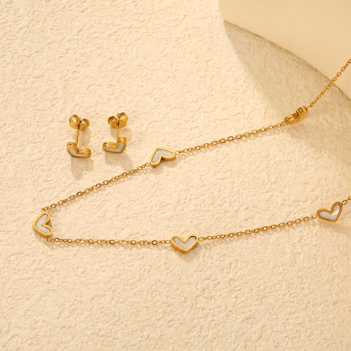 Wholesale Waterproof PVD Gold Sculpted Heart Motif Jewelry Set