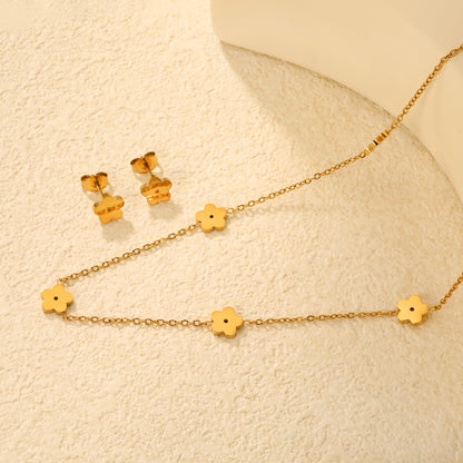 Wholesale Waterproof PVD Gold Sculpted Clover Necklace & Stud Set
