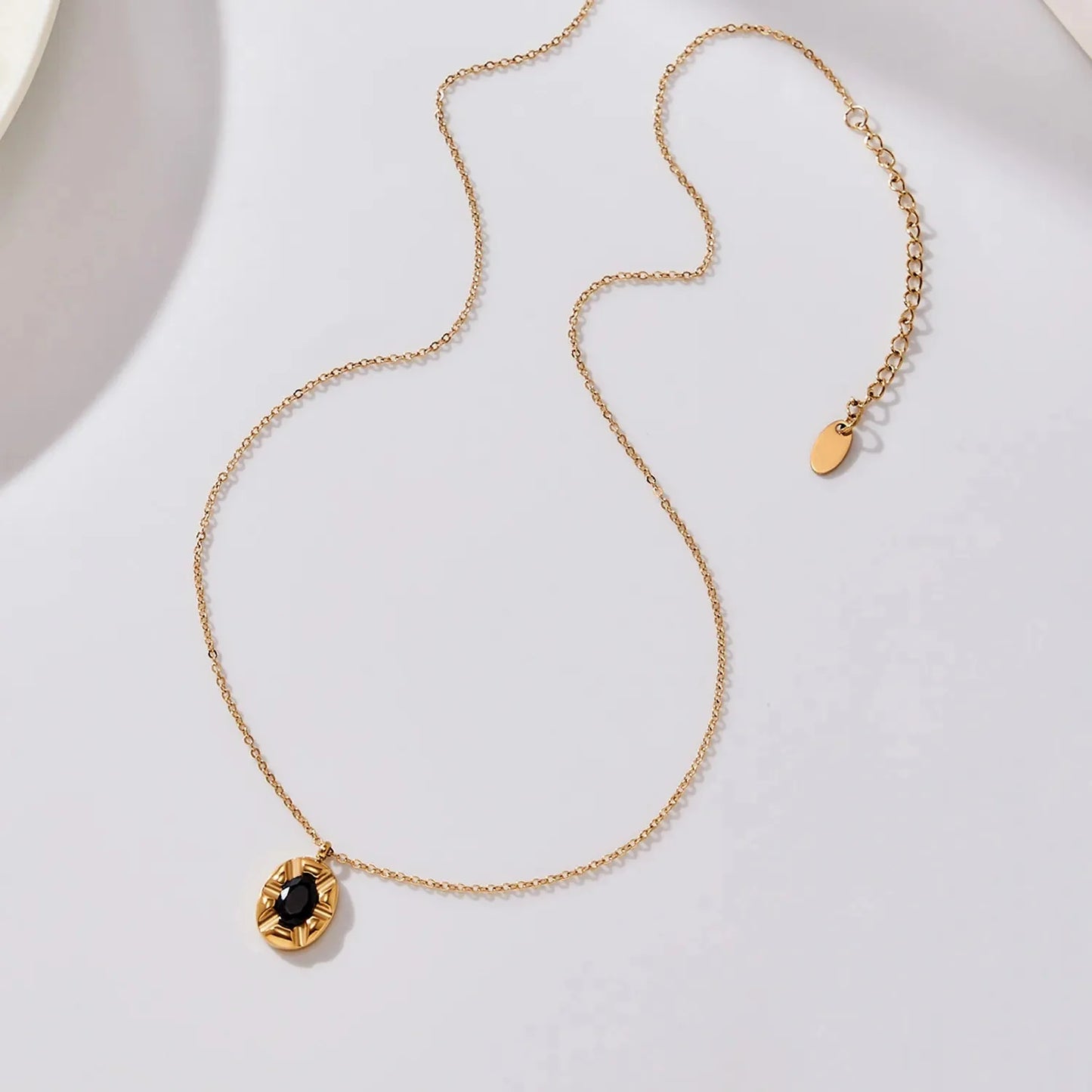 Light Luxury Black Agate Flower Necklace Stainless Steel Waterproof