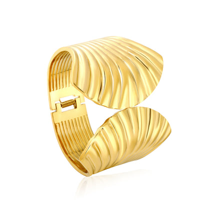 Chunky 304L Stainless Steel Ripple Bangle | High-End Gold Cuff