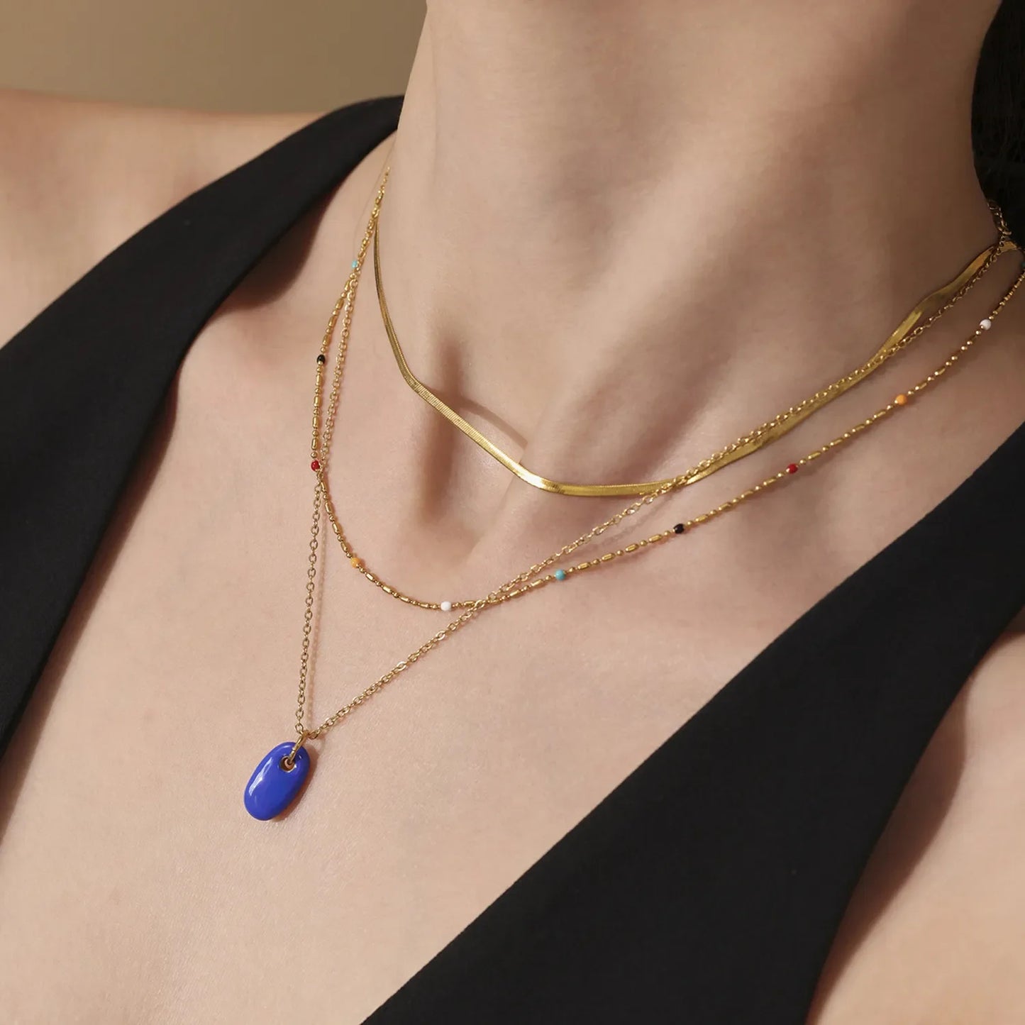 Wholesale Waterproof PVD Gold Sculpted Oval Gemstone Pendant Necklace