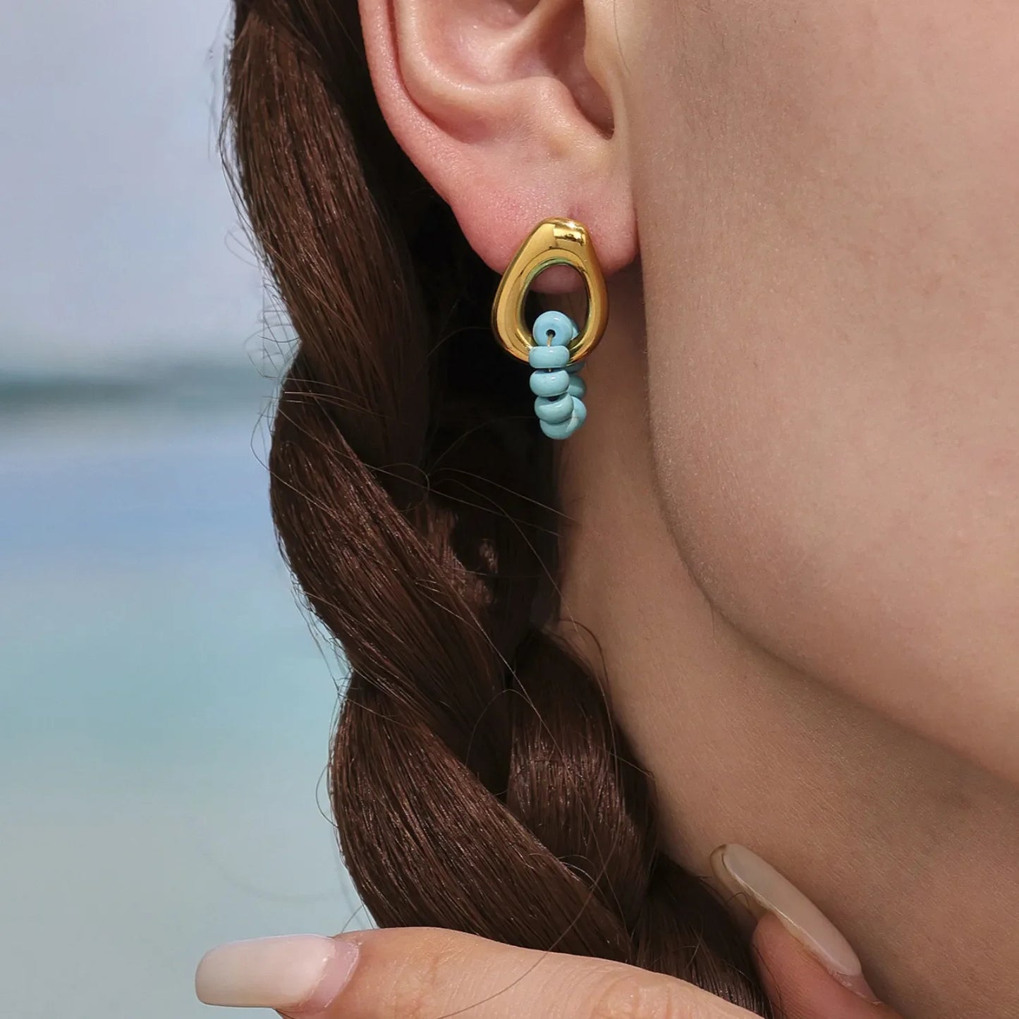 Wholesale Waterproof Antique PVD Gold Sculpted Teardrop Huggies