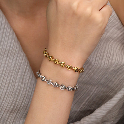 Wholesale Waterproof PVD Gold Sculpted Hollow Motif Oval Link Bracelet