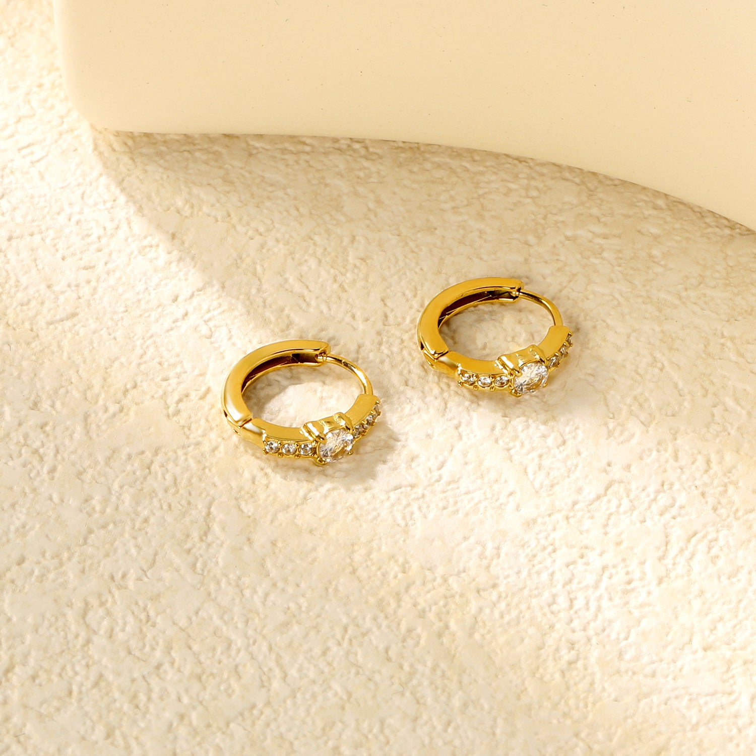 Bulk 18K Gold Plated Classic Round Zircon Hoop EarringsClose-ups of the gold plating and details