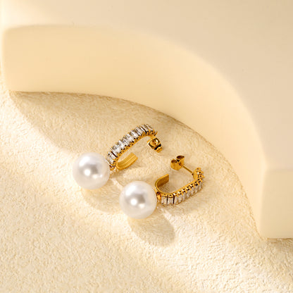 Bulk 18K Gold Plated Luxe Pearl C-Zircon Stud EarringsClose-up of the light-colored ambiance