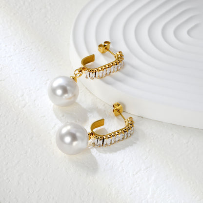 Bulk 18K Gold Plated Luxe Pearl C-Zircon Stud EarringsClose-ups of the gold plating and details