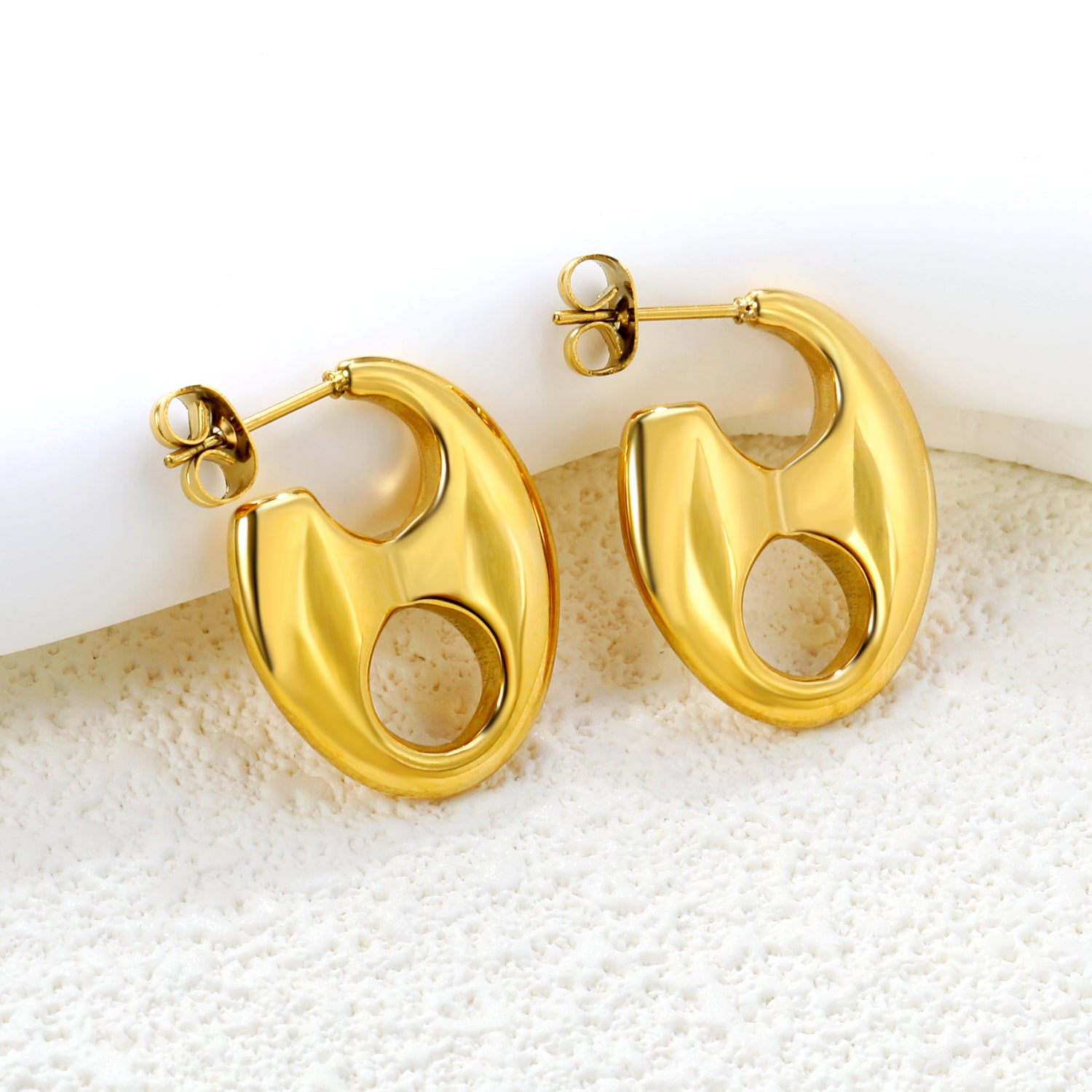 Bulk 18K Gold Plated Modern Pig Nose Open Stud EarringsHigh-resolution Lifestyle Photos