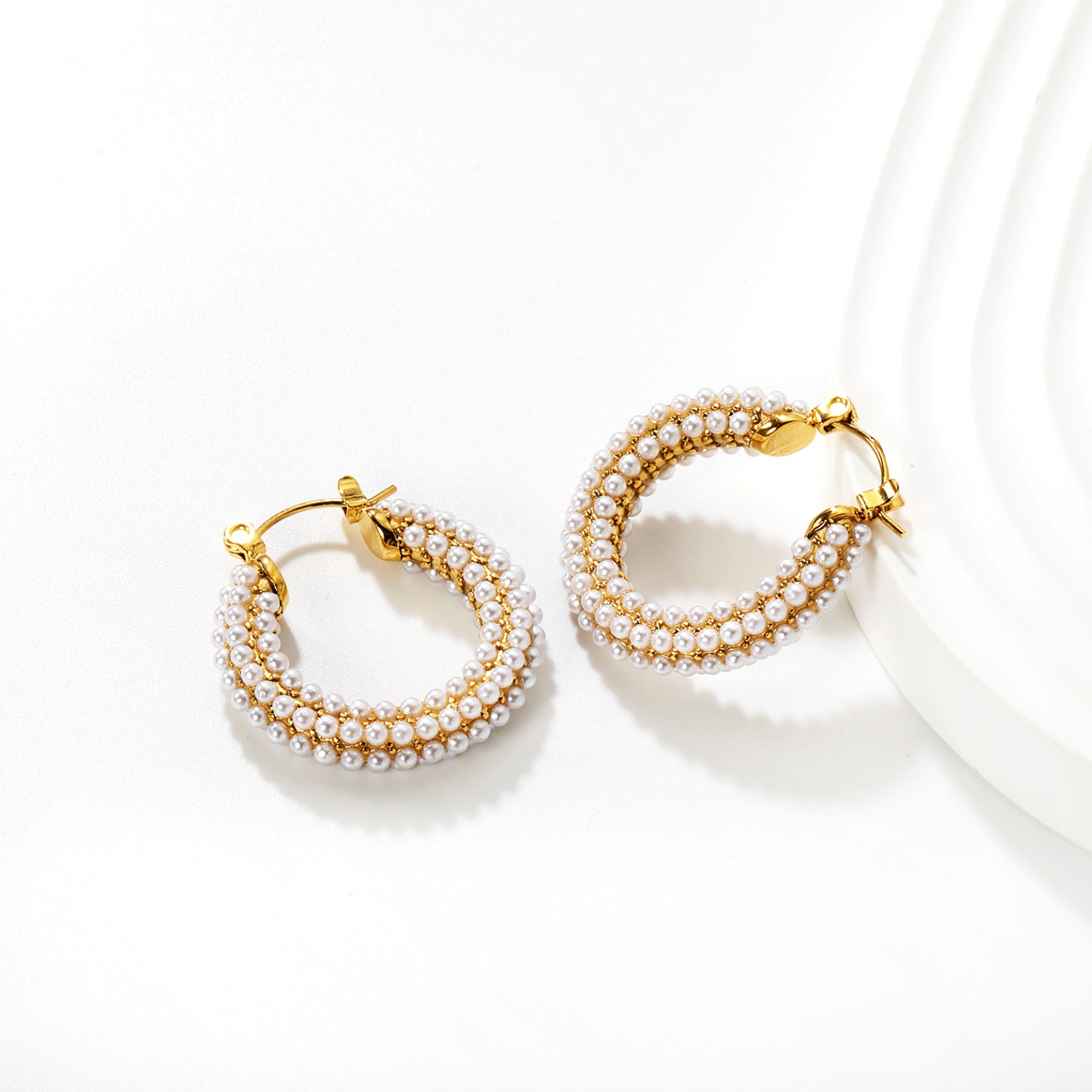 Bulk Buy 18K Gold Plated Pearl Hoop Earrings Double Row Waterproof DesignClose-ups of the gold plating and details