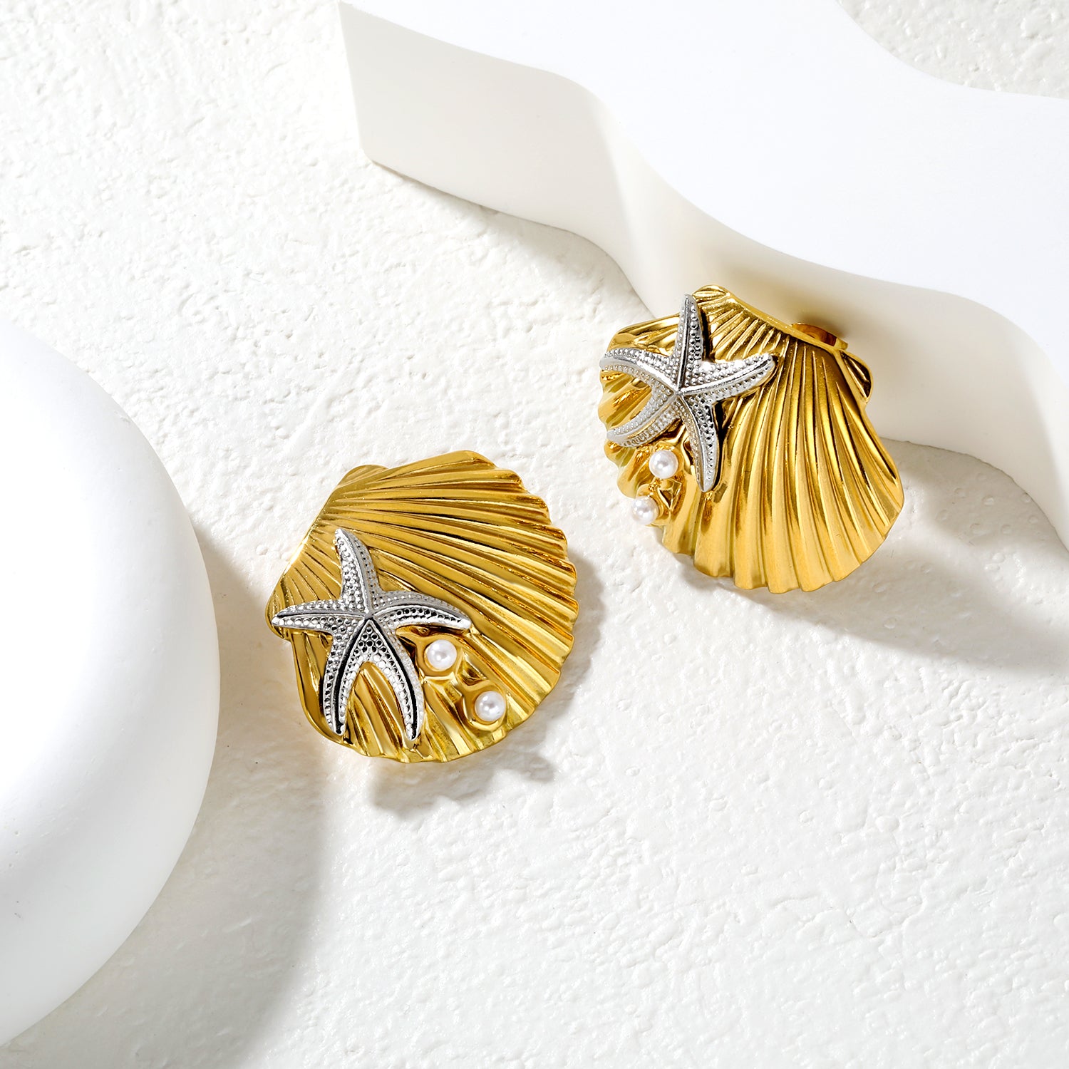 Bulk Waterproof PVD Gold Plated Starfish Seashell Pearl StudsHigh-resolution scene image