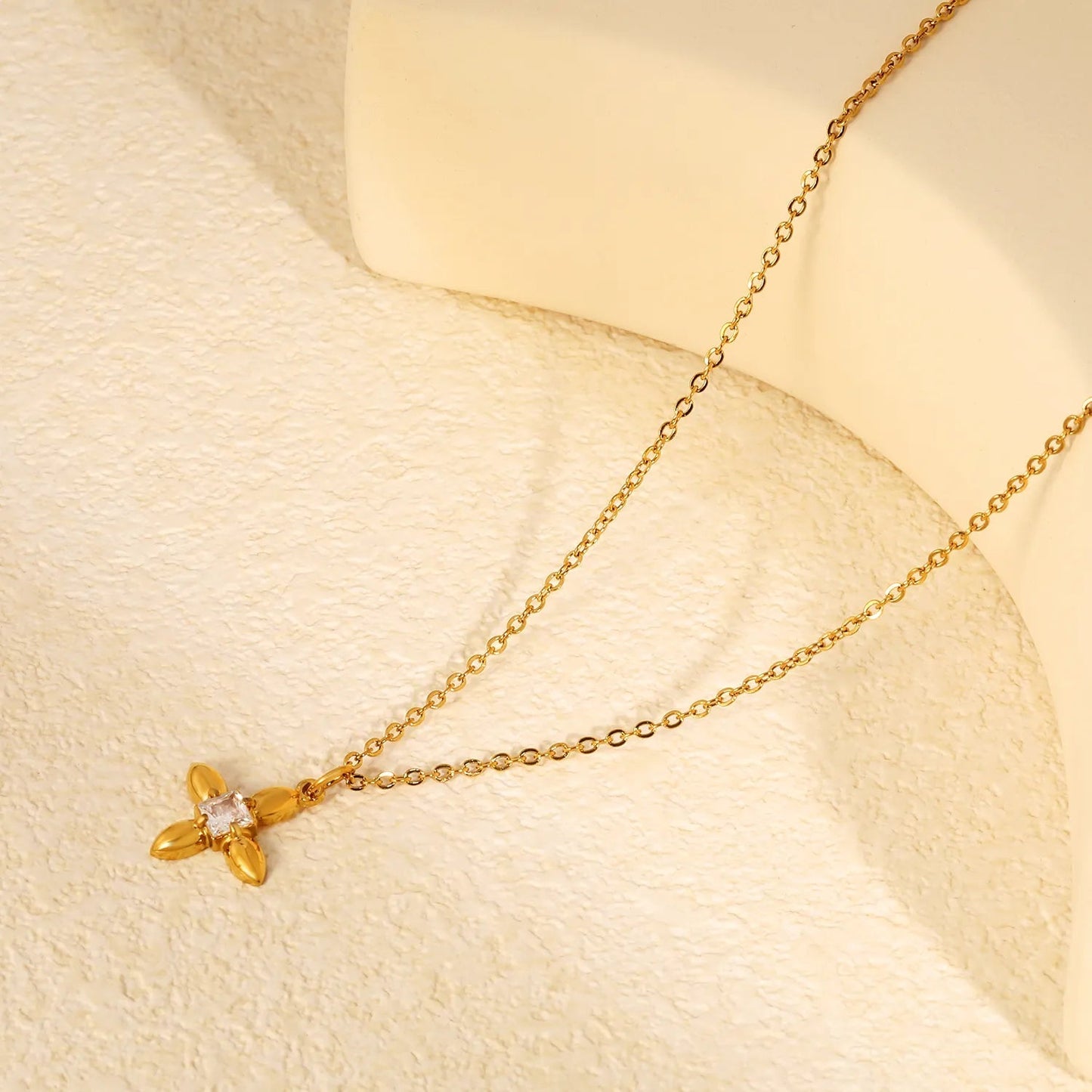 Dainty Four Leaf Clover Necklace | Tarnish-Free Everyday Wear