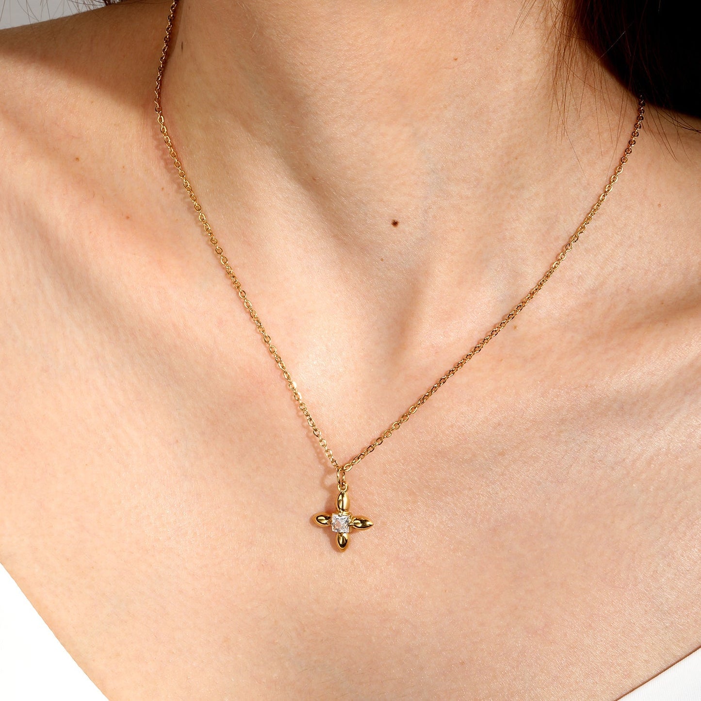 Dainty Four Leaf Clover Necklace | Tarnish-Free Everyday Wear