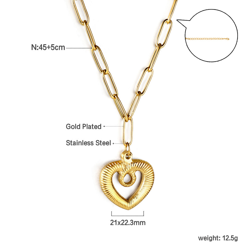 Wholesale Gold - toned Heart - shaped Pendant Necklace Delicate Fashionable Style