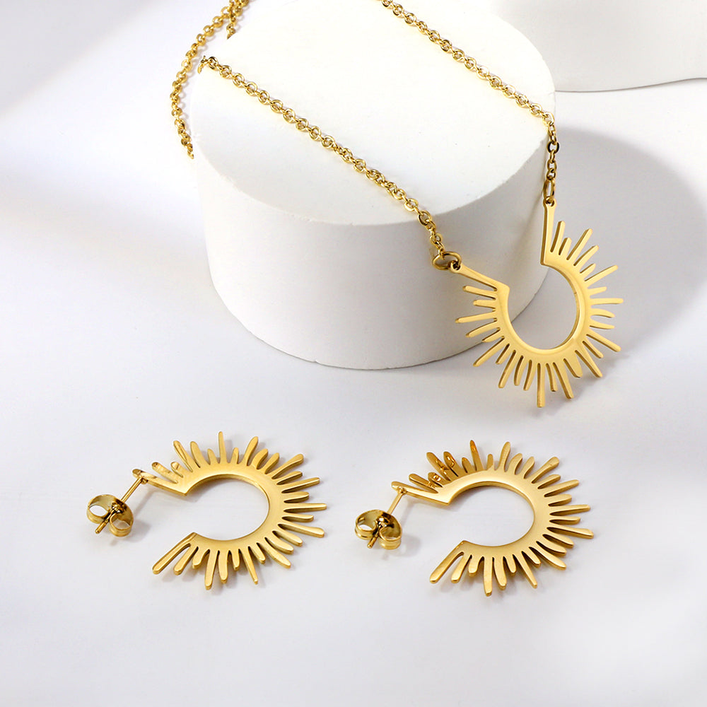 Wholesale 18K Gold Sun - shaped Necklace Sunny Style